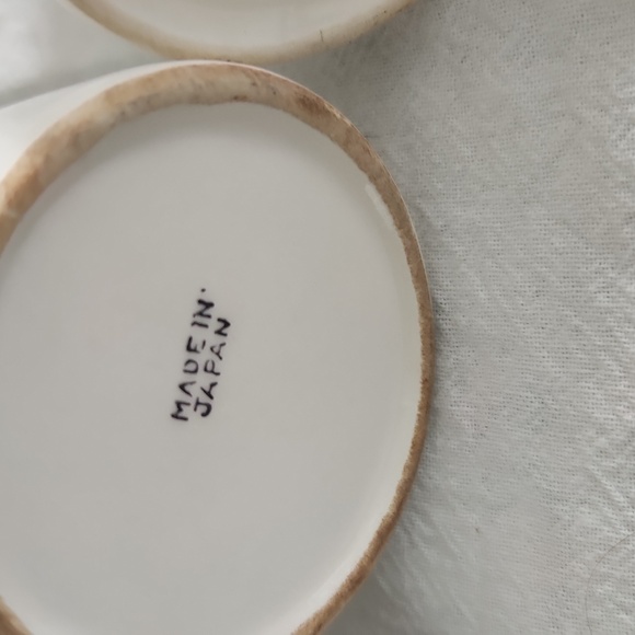 Vintage Poppy Salt, Pepper & Toothpicker Holder - Picture 3 of 3